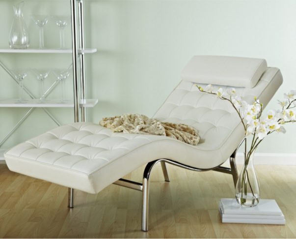 White Valencia Chaise Louge