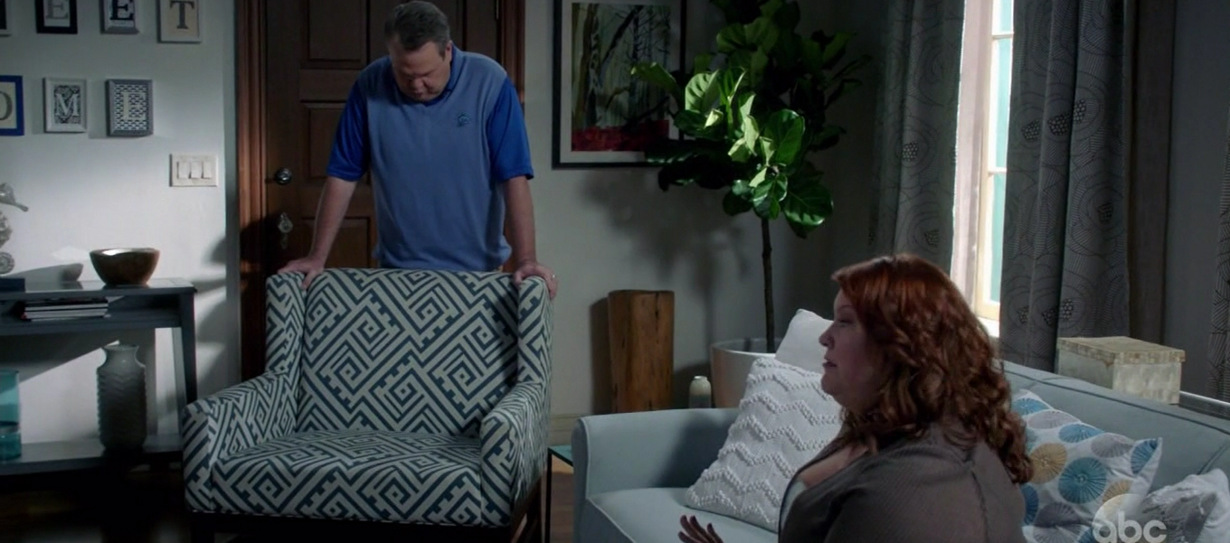 modern-family-upstarts-apartment